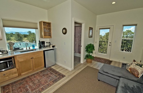 Crestone Apartment | Challenger Views on Ridgecrest: Upstairs Suite