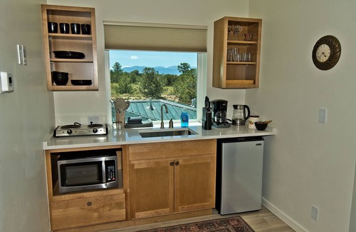 Crestone Apartment | Challenger Views on Ridgecrest: Upstairs Suite