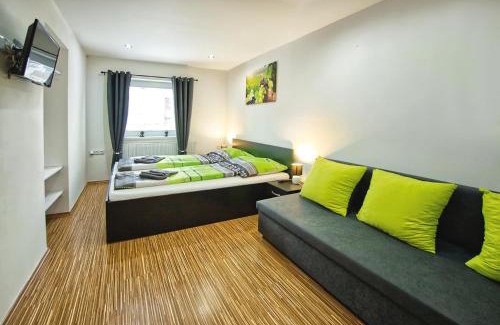 Zajeci House | Chaloupka víno sklep U Palečků