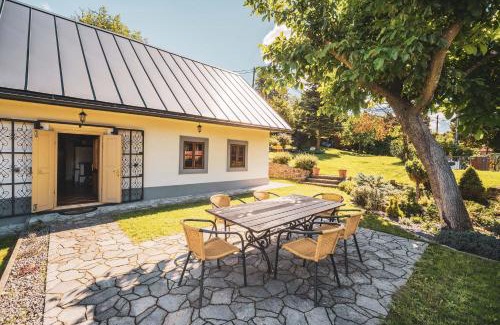 Banska Stiavnica Villa | . chalupa na slnečnom kopci .