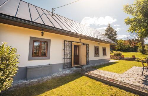 Banska Stiavnica Villa | . chalupa na slnečnom kopci .