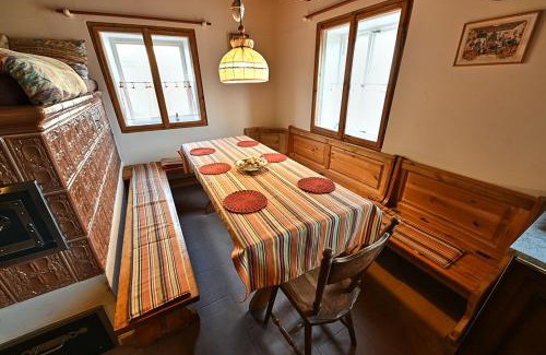 Chribska House | Chalupa u kostela pro 9