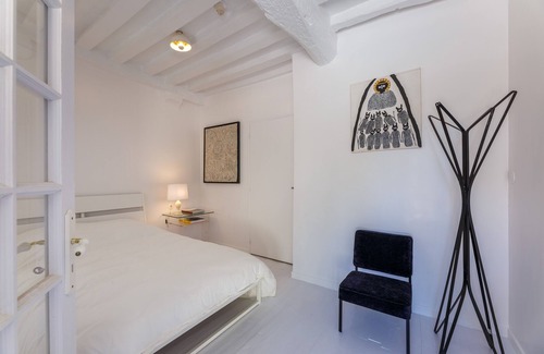 Amfreville-sous-les-Monts Bed & Breakfast | Chambre au Cœur D'un Cadre Unique et Artistique - Ward