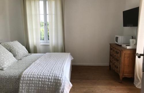 Livarot-Pays-d'Auge Bed & Breakfast | Chambre du Haras Cour Lozey