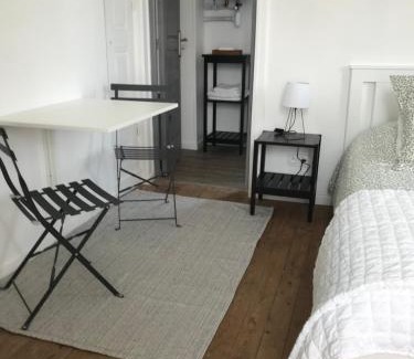 Livarot-Pays-d'Auge Bed & Breakfast | Chambre du Haras Cour Lozey