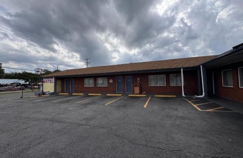 Mosby Hotel | Chamberlayne Motel by Belvilla Richmond North