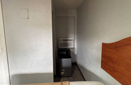 Mosby Hotel | Chamberlayne Motel by Belvilla Richmond North