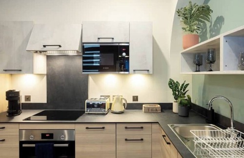 Northern Quarter Apartment | Chambers Residence | 2BR | Opulent Character