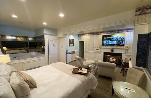 Lee Bed & Breakfast | Chambery Inn /7,000 Sqft Luxury Historic Berkshire landmark on Main Street