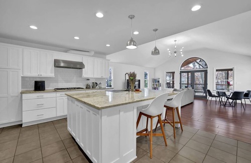 Chamblee House | Chamblee Retreat 3BR Home w Spacious Porch