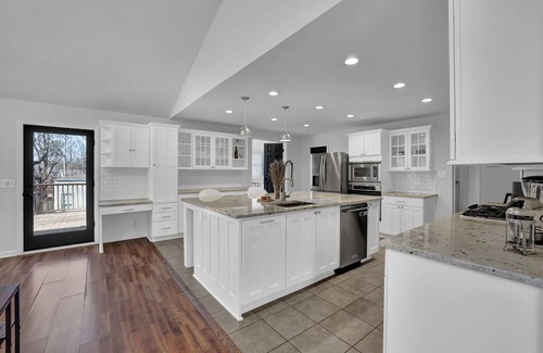 Chamblee House | Chamblee Retreat 3BR Home w Spacious Porch