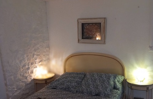 Jonquieres-Saint-Vincent Bed & Breakfast | Chambre au Cœur D'un Village, Gastronomie et Soins Bien-être au Rendez-vous !