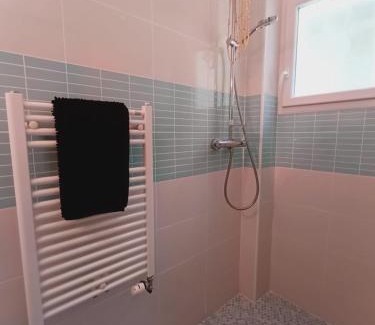Fontanil-Cornillon House | Chambre à louer 15mnn de Grenoble-salle de bain privée-WIFI gratuit