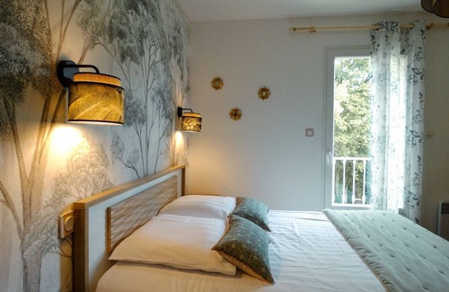 Vouille Bed & Breakfast | Chambre au Calme, Avec Piscine Intérieure Chauffée, à 20 min du Futuroscope