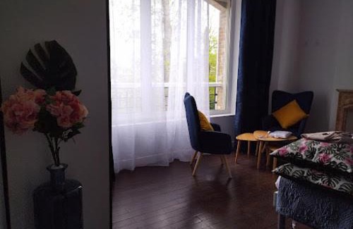 Villeperrot Bed & Breakfast | Chambre au Manoir de l'Onde, au bord de l'Yonne, près de Sens