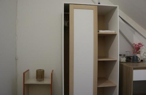 Cuesmes House | Chambre Blanche