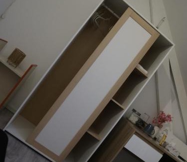 Cuesmes House | Chambre Blanche