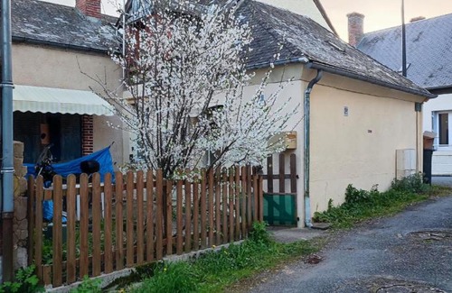 Ivoy le Pre House | chambre chez l'habitant ,bleue, maison ancienne