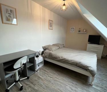 Glos Bed & Breakfast | Chambre chez thomas