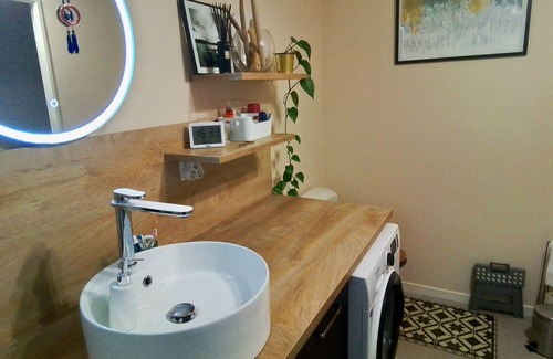 Coulanges-les-Nevers Bed & Breakfast | Chambre Colibri with private terrace