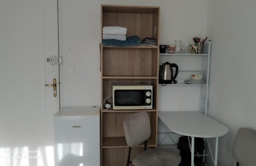 Saint-Assiscle House | CHAMBRE CONFORTABLE,GARE,Climatisation,PARKING,WIFI,pt déjeuner compris