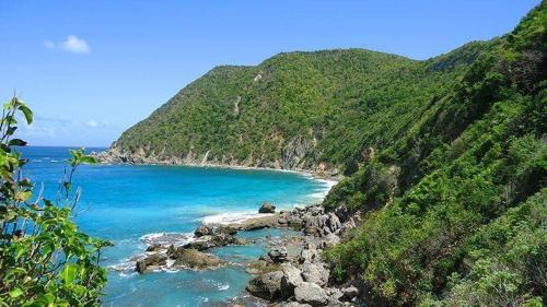 Grande Anse House | Chambre créole et sa salle de bain chez Michelle