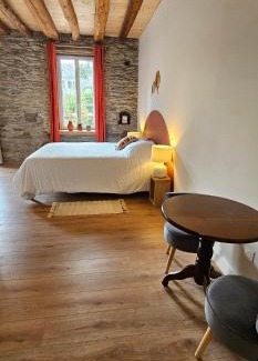 Antignac Bed & Breakfast | Chambre d'hôte de charme L'Escapada Les Échappées Belles