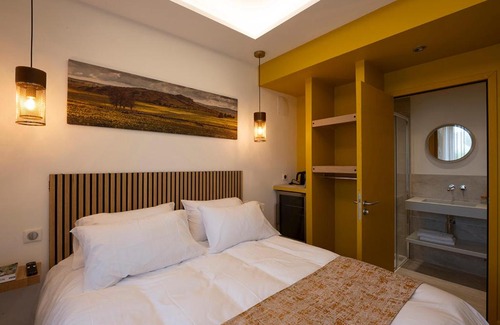 Nasbinals Bed & Breakfast | CHAMBRE D’HÔTE JONQUILLE