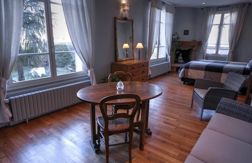 Bois-le-Roi Bed & Breakfast | Chambre d'hôte La Bacotterie