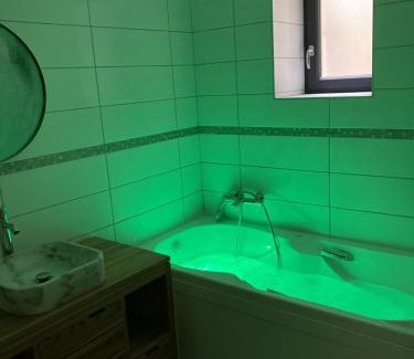 Lagorce Bed & Breakfast | Chambre d'hôtes Bambou- A l'Ombre des Tilleuls