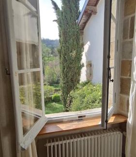 Le Mas-d'Azil Bed & Breakfast | Chambre d'hôtes cœur de village 2-3 pers - maison avec jardin en bord de rivière