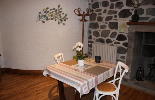 Cheylade Bed & Breakfast | Chambre d’hôtes de Curières