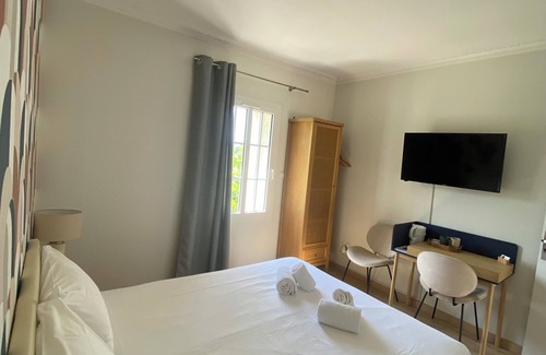 Moncaut Bed & Breakfast | Chambre d'hôtes Gascogne with swimming pool at domaine de pouzergues near Agen