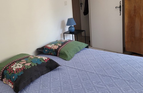 Chorges Bed & Breakfast | Chambre D'hôtes, Indépendante Dans Maison, au Centre du Village