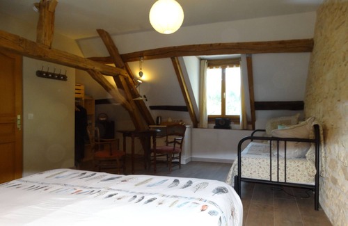 Herry Bed & Breakfast | Chambre d'hôtes Le Corbier, an ideal resting place in central France.