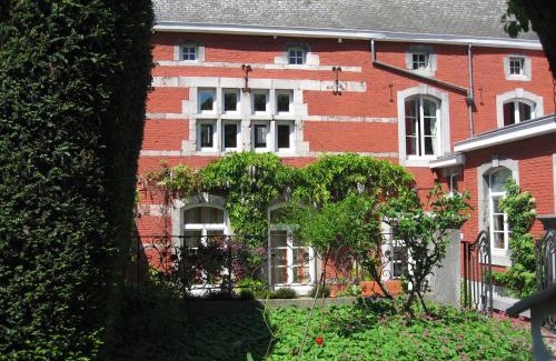 Huy Bed & Breakfast | Chambre d'Hôtes Les Augustins - Parking sécurisé - Borne de recharge
