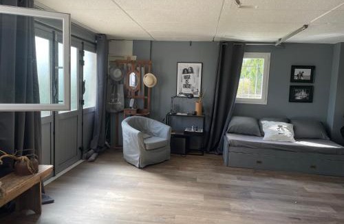 Ayguesvives Bed & Breakfast | Chambre d'Hôtes Loft Montevideo