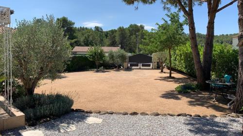 Clermont-l'Herault Bed & Breakfast | Chambre d'hôtes - Petit ParadyZen - Lac du Salagou