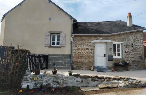 Crozant Bed & Breakfast | Chambre d'hôtes Se Sentir Libre Châtaigne