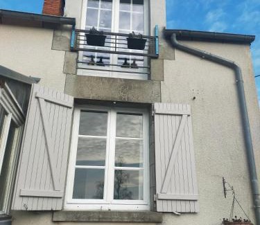 Crozant Bed & Breakfast | Chambre d'hôtes Se Sentir Libre Châtaigne