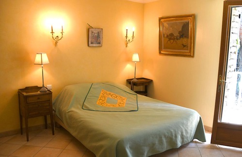 Murs Bed & Breakfast | Chambre D'hôtes Spacieuse et Calme au Coeur du Luberon