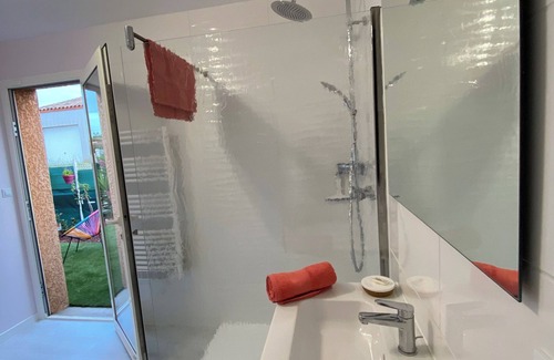 Nissan-lez-Enserune Bed & Breakfast | Chambre D'hôtes Chez Marie Pierre Nouveau Concept de Petit déj ! À Découvrir !