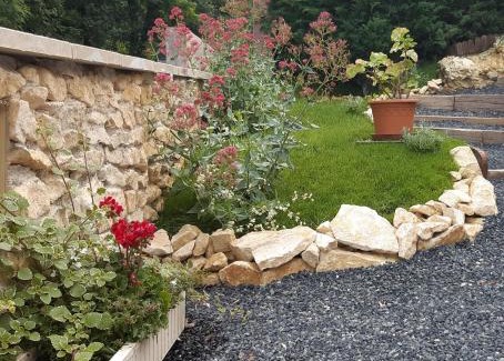 Notre-Dame-de-Sanilhac Bed & Breakfast | Chambre d hôtes le Val du Loup petit déjeuner continental sur demande