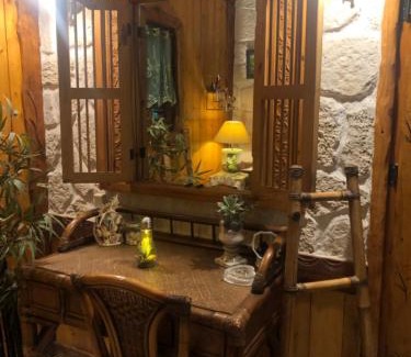 Saint-Priest-sous-Aixe Bed & Breakfast | Chambre d'hôte txaleta (le Chalet)