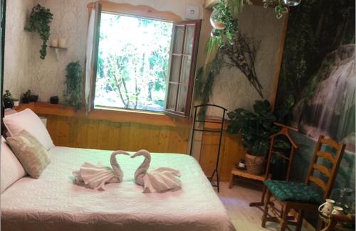 Saint-Priest-sous-Aixe Bed & Breakfast | Chambre d'hôte txaleta (le Chalet)