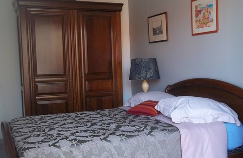 Cugnaux Bed & Breakfast | CHAMBRE D'HOTE DE LUXE private heated pool shower room and terrace garden