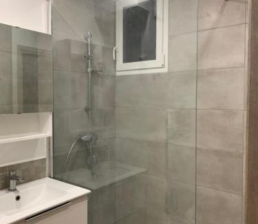 Celleneuve House | Chambre dans appartement proche école MBS