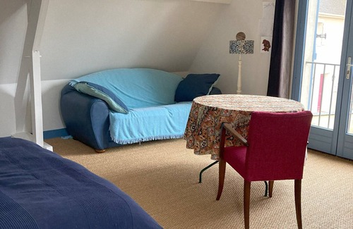 Houdan House | Chambre Dans Maison Individuelle Gare Paris Montparnasse en 50 Minutes