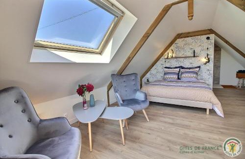 Ploumilliau Bed & Breakfast | Chambre de kergomar
