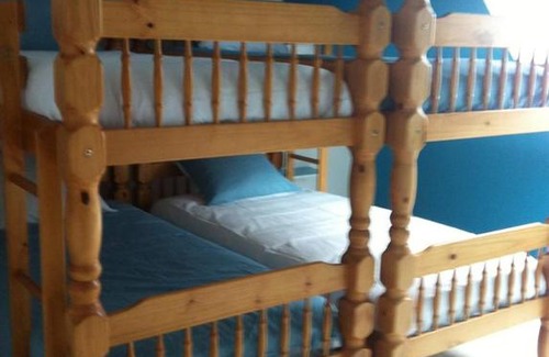 Plaine-Haute House | Chambre double + lit Bébé